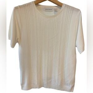 🔥🤍Alfred Dunner size S ivory colored pointelle sweater. Great layering piece!